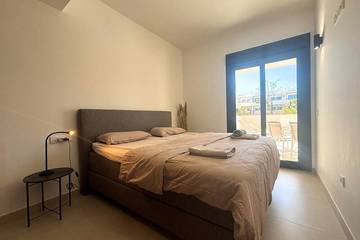 Apartment for 4 People in El Paraiso Torrevieja, Torrevieja, Photo 2