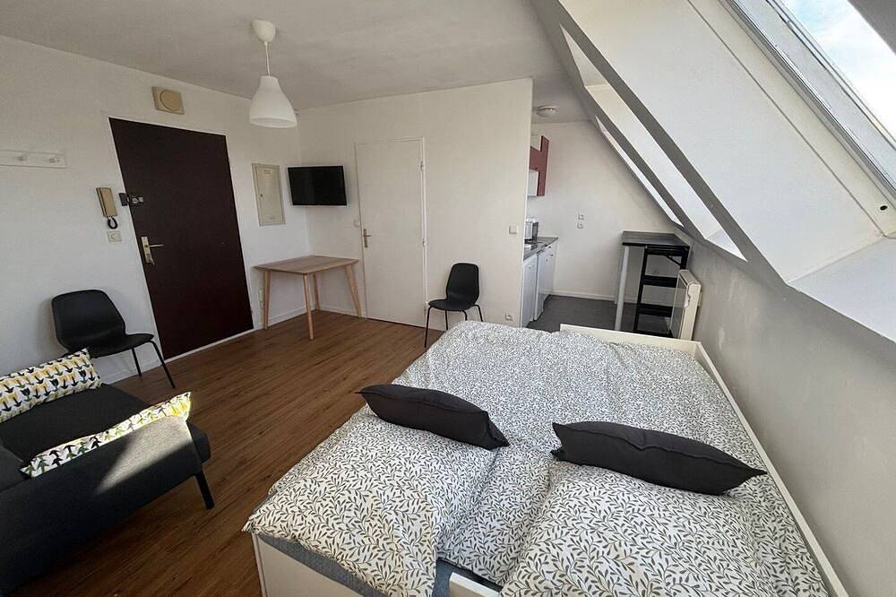 Entire apartment, Le Cocon Douaisien, studio in Douai, Department Nord