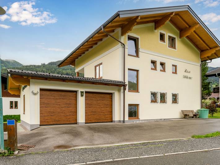 Ferienwohnung für 7 Personen, mit Balkon und Terrasse sowie Garten und Ausblick