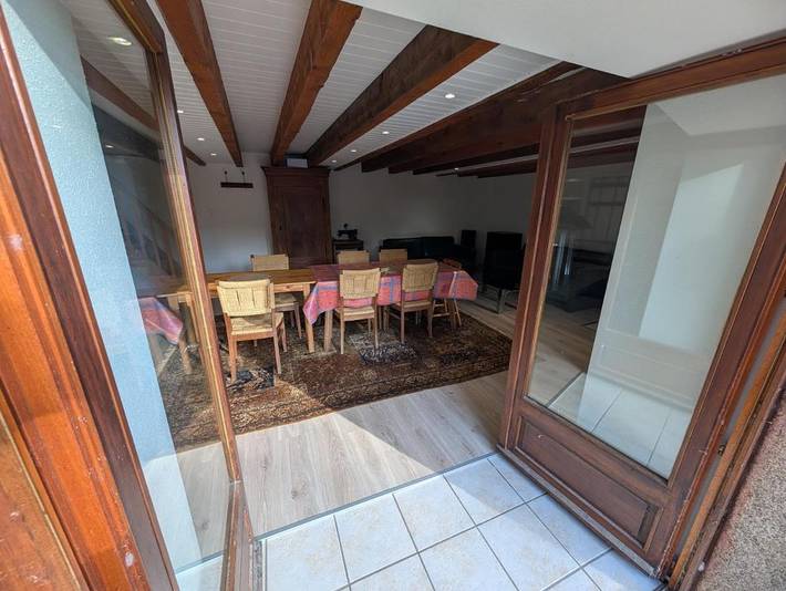 Location de vacances pour 12 personnes, avec terrasse ainsi que jacuzzi et sauna, animaux acceptés dans Chalmazel-Jeansagnière - 3