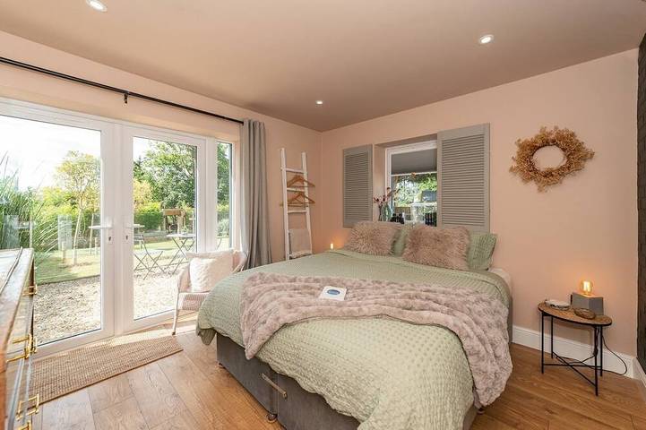 Glamping for 4 people, with garden in Chiltern Hills