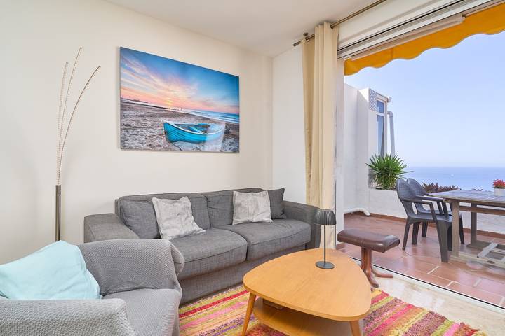 Holiday Home 'Trino' with Sea Views, Wi-Fi and Air Conditioning in Velilla-Taramay, Almuñecar