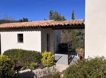 Chambre d’hôte pour 2 personnes, avec terrasse dans les Alpes maritimes
