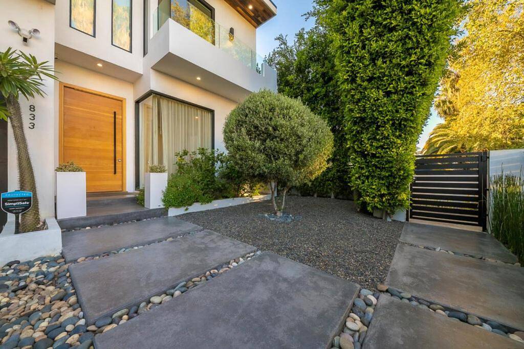 5Br 6Bath Private Villa with dream pool and Jacuzzi in Los Angeles, Los Angeles County