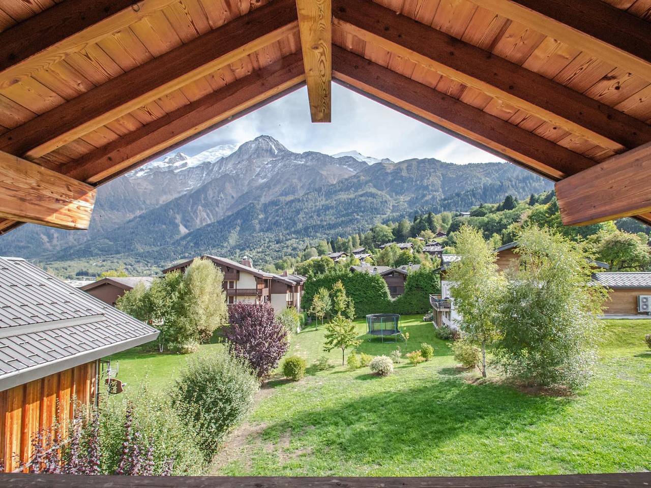 Zeitgenössisches Chalet in Les Houches, nahe den Pisten, 6 Zimmer, Wifi, Garten, Toaster in Les Houches, Mont-Blanc-Massiv