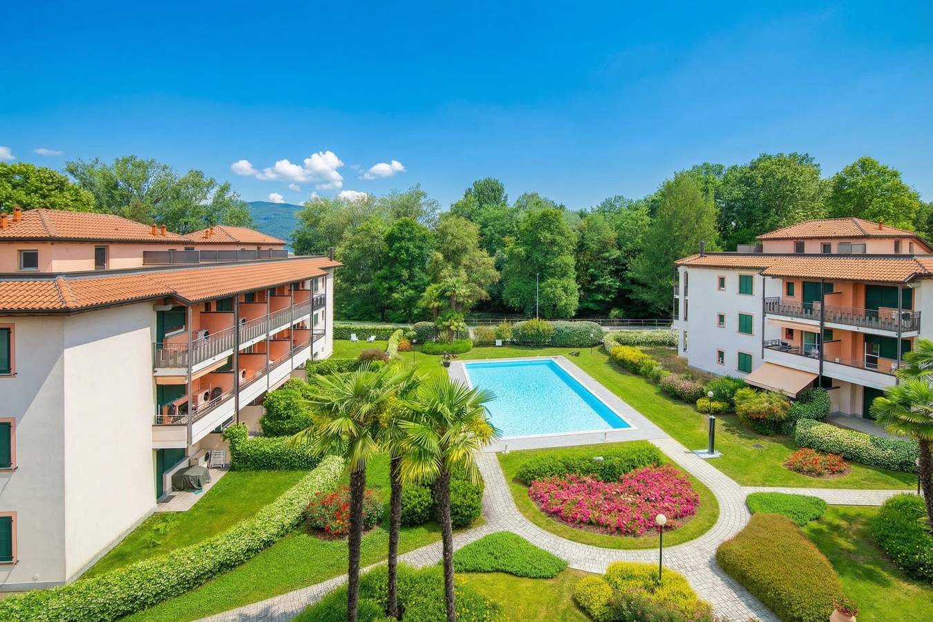Vacation Rental for 4 Guests in Comune di Leggiuno, Lago Maggiore (Lombardy)