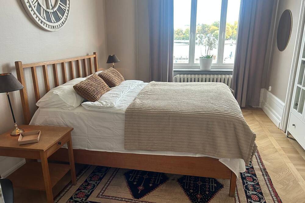 Entire apartment, Luxury 5 bedroom, waterfront apartment in Old Town, next to Royal Palace in Stockholm, Swedish Baltic Sea