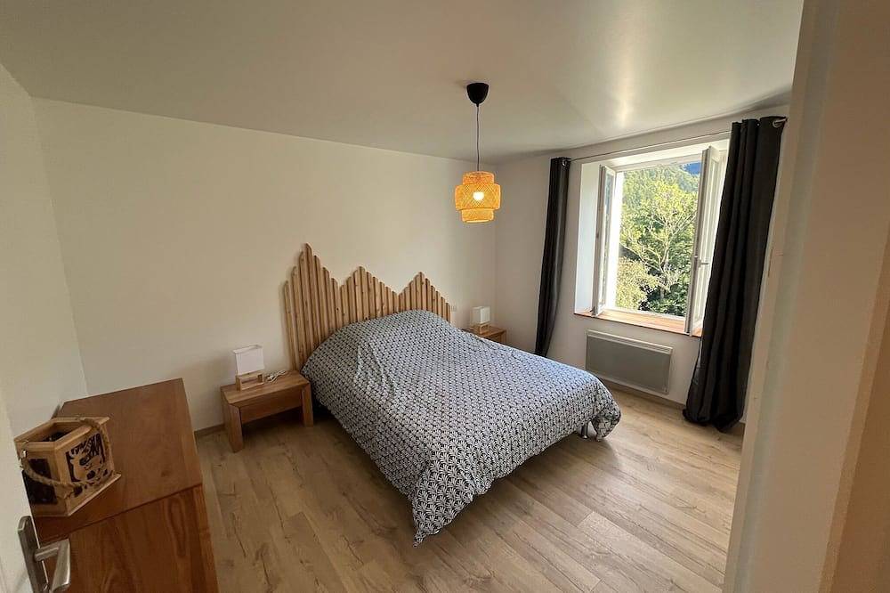 Geheel appartement, 5-person chalet-style loft with garden in Saint-Maurice-sur-Moselle, Épinal en omgeving