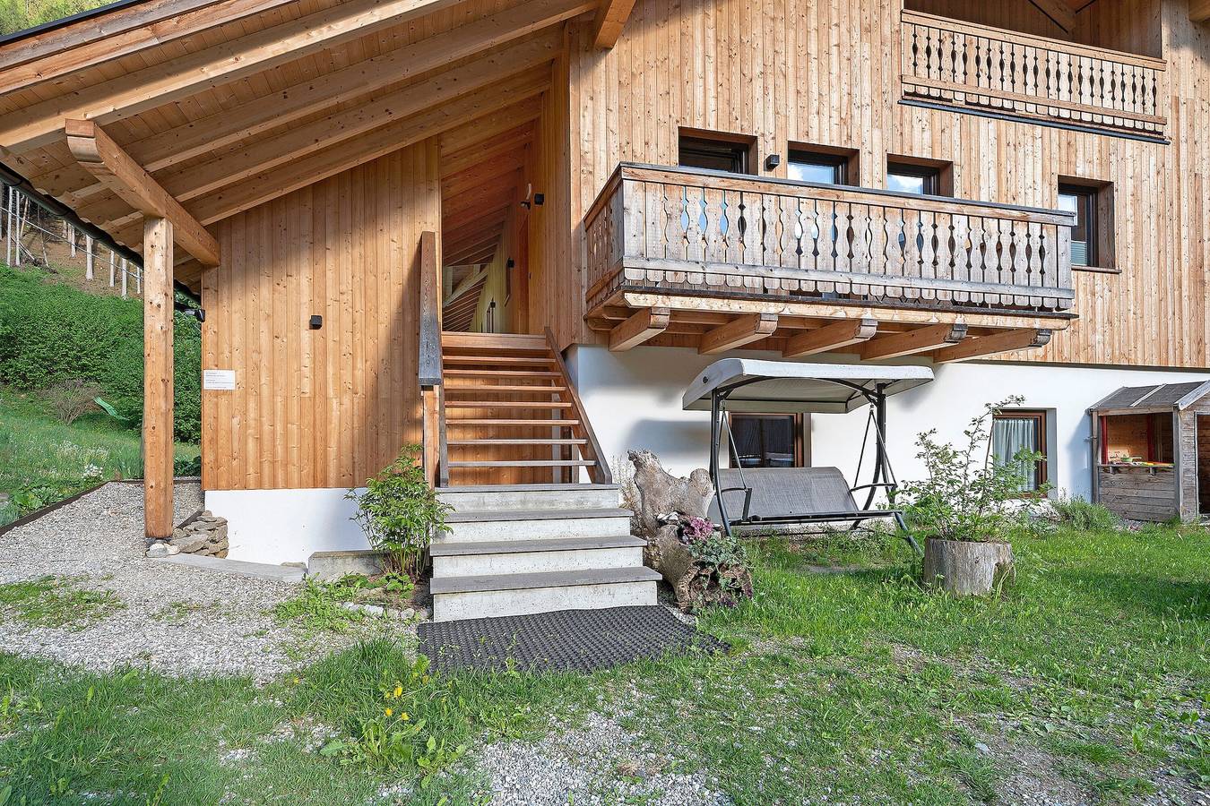 Ganze Wohnung, Ferienwohnung Felderhof Papaver mit Bergblick, Gemeinschaftsterrasse und Wlan in Uttenheim (Gais), Gais