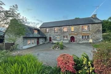 Gîte pour 10 personnes, avec jardin à Saint-Nicolas-du-Pélem