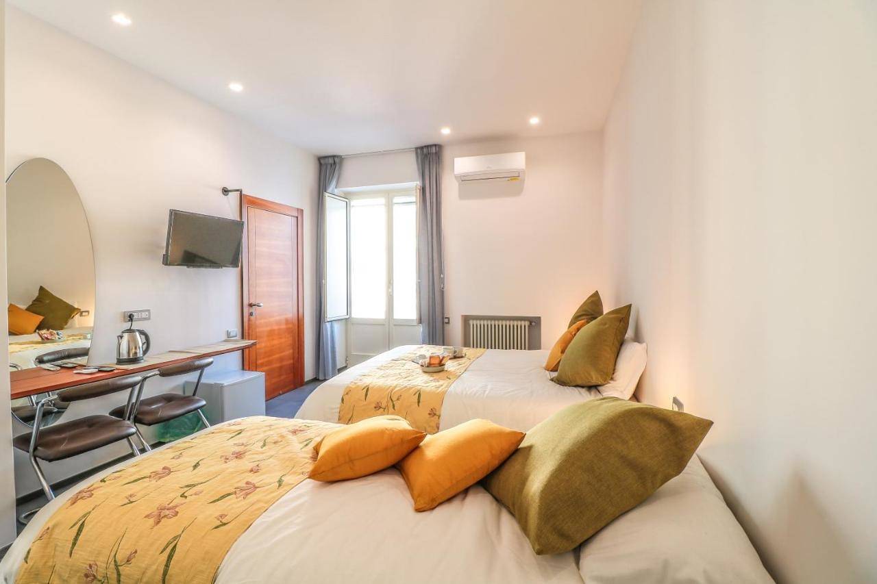 Superior Triple Room with Private External Bathroom in Posillipo, Napoli