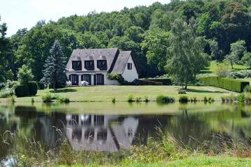 Gîte pour 8 personnes, avec jardin, animaux acceptés à Pionnat