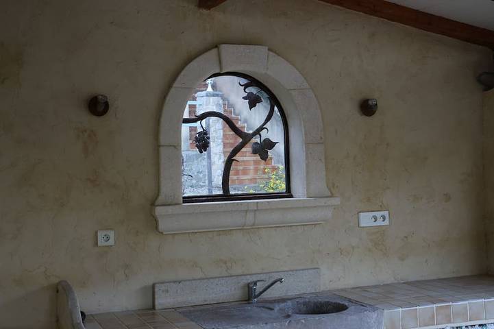 Villa en la ladera, tranquila con piscina a 3 km del campo de golf de saumane in L'Isle-sur-la-Sorgue, Vaucluse