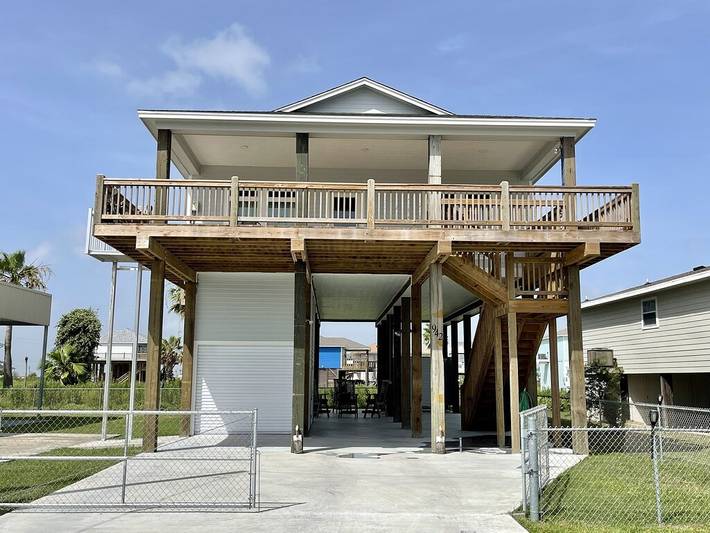 Vacation rental for 11 people, with balcony and hot tub in Crystal Beach TX (US)