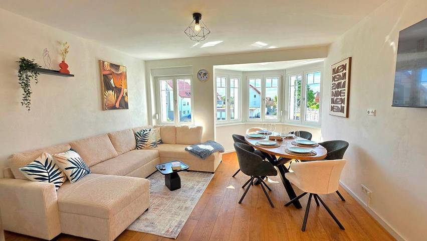 Ferienwohnung für 6 Personen, mit Balkon und Terrasse sowie Pool und Sauna