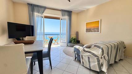 Gîte pour 4 personnes, avec terrasse et vue dans Ospedaletti