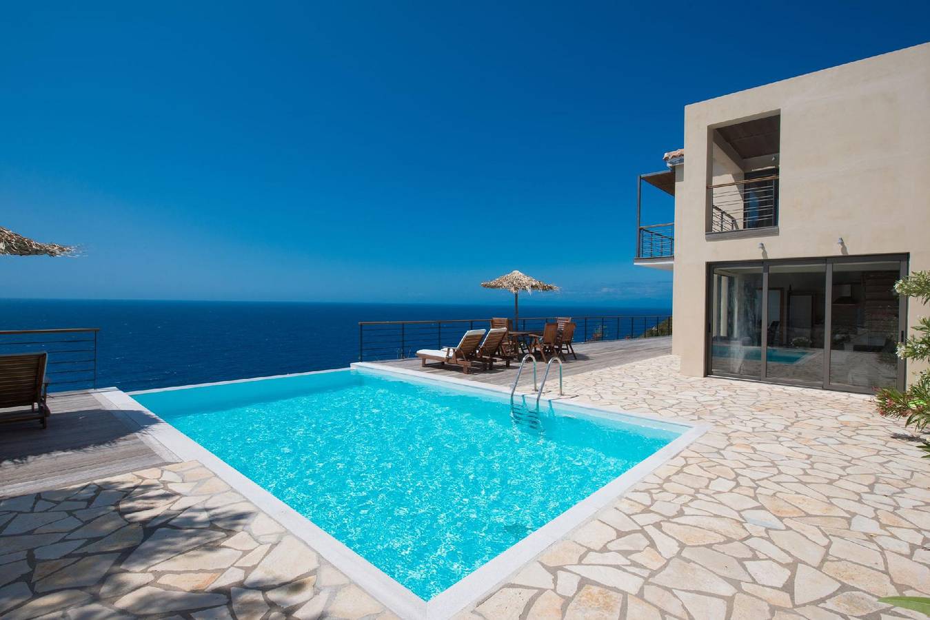 Schönes Haus in Lefkada mit privatem Pool und malerischer Aussicht in Agios Nikitas, Griechenland