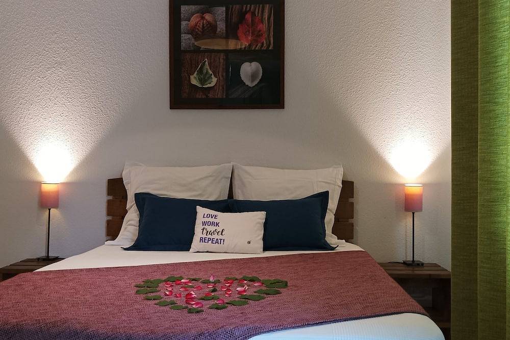 Appartement entier, Résidence Terrasses du Lac 3*,piscine chauffée in Aureilhan, Côte d’Argent