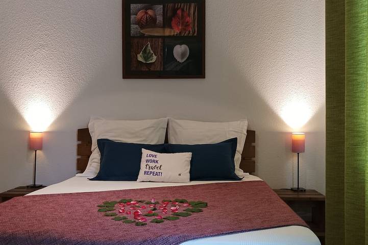 Gîte pour 4 personnes, avec piscine ainsi que balcon et jardin à Aureilhan - 2