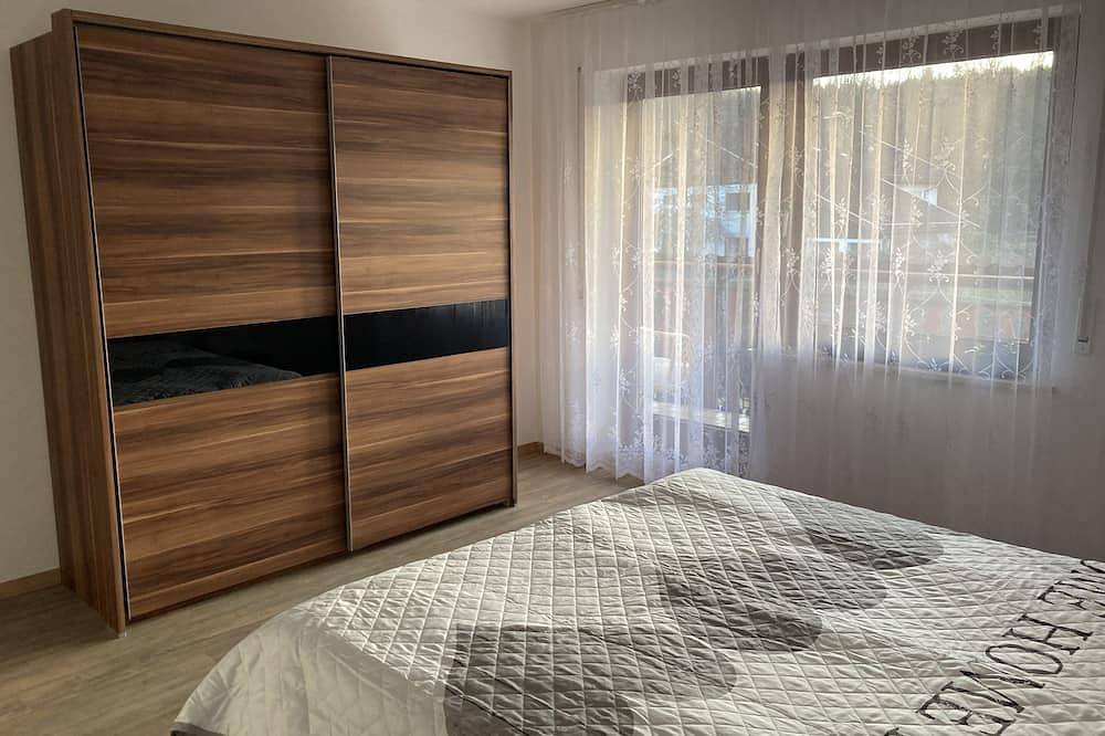 Ganze Wohnung, Apartment mit Blick auf den Wald in Traunreut, Landkreis Traunstein