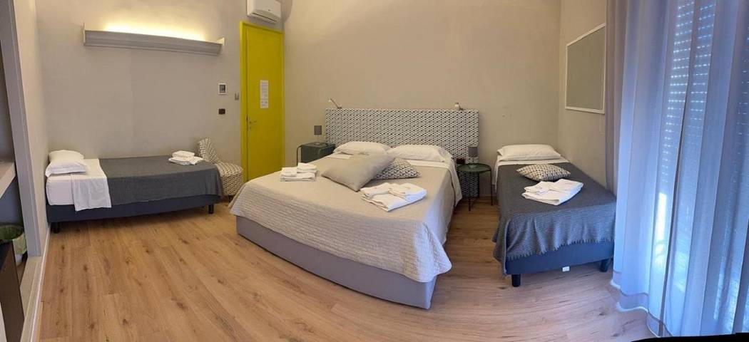 Maison d’hôte pour 3 personnes, avec vue et balcon, animaux acceptés à Villa San Giovanni - 2