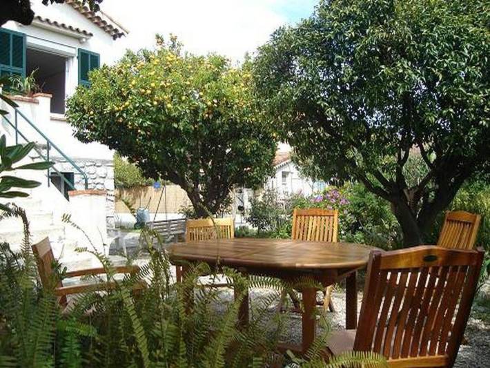 Gîte pour 2 personnes, avec Terrasse et Jardin dans Aeroport De Nice Cote D Azur