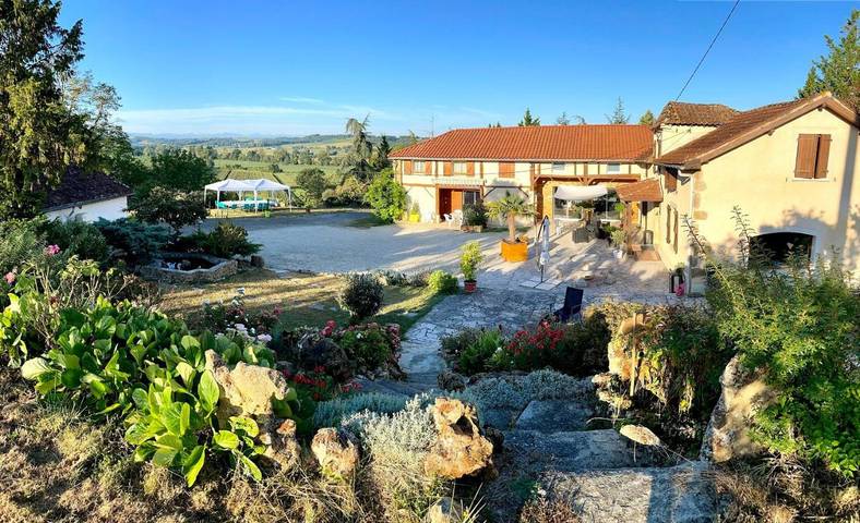 Maison d’hôte pour 2 personnes, avec Terrasse ainsi que Jardin et Vue à Laveraët