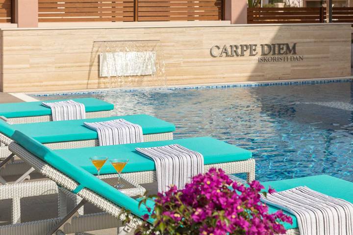 Villa pour 10 personnes, avec piscine et jacuzzi ainsi que balcon et sauna, adapté aux familles dans Vir