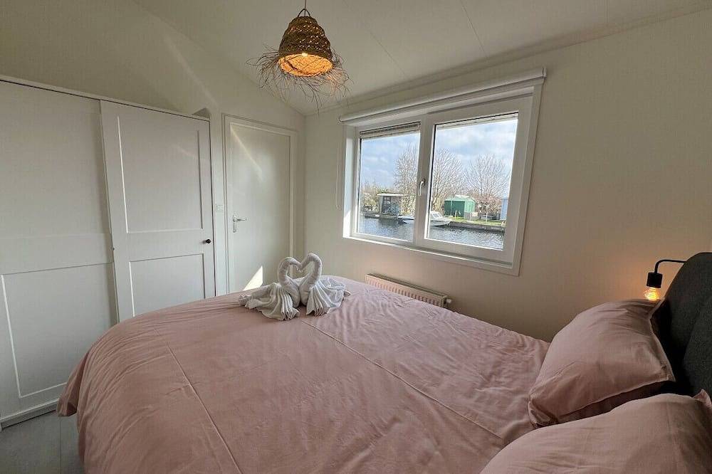 New - Surf Shack - on a lake near Amsterdam! in Vinkeveen, Groene Hart