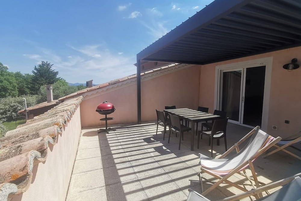 Ganze Wohnung, Large apartment surrounded by truffle oaks in Sainte-Croix-du-Verdon, Regionaler Naturpark Verdon