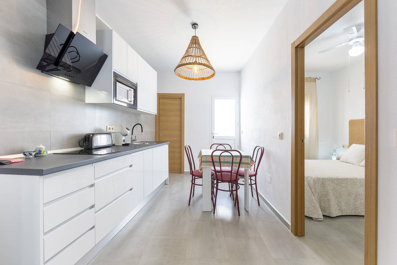 Apartamento entero, Apartamento 'Habitaciones' con vistas a la montaña, Wi-Fi y aire acondicionado in Fernán Pérez, Níjar