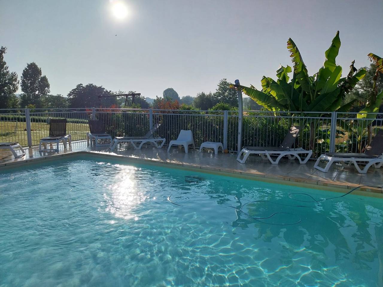 Maison de vacances climatisée, grande piscine, vélos, babyfoot. in Lafrançaise, Tarn-et-Garonne