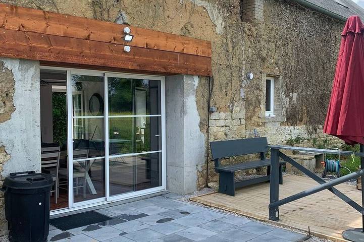 Location de vacances pour 6 personnes, avec terrasse et jardin à Saint-Côme-du-Mont