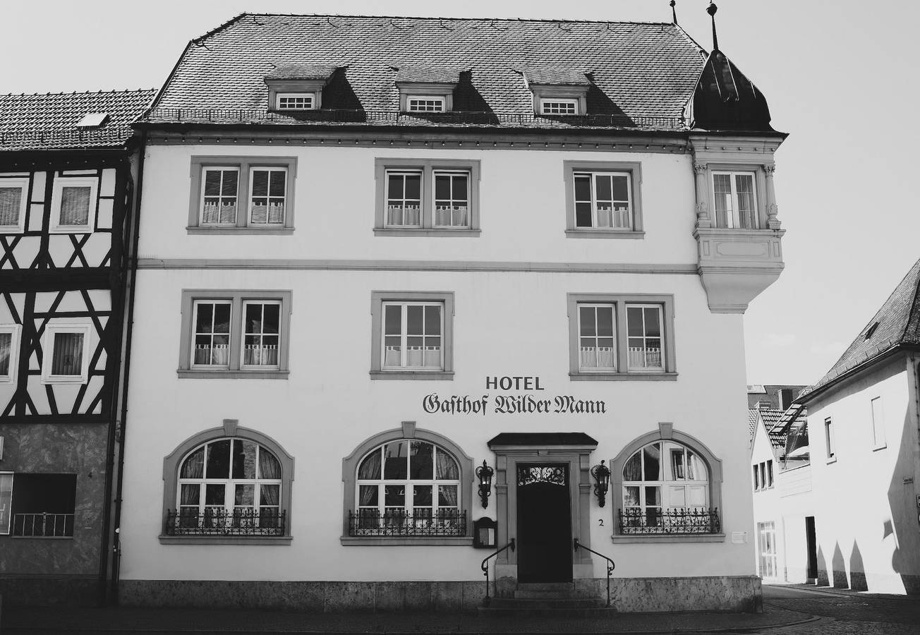 Gasthof Wilder Mann - Doppelzimmer in Gerolzhofen, Fränkisches Weinland
