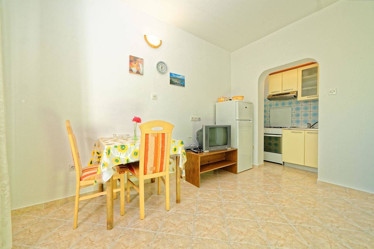 Ganze Wohnung, Ferienwohnung Danijela mit Pool A1 in Barbat na Rabu, Rab