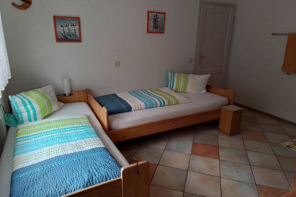 Ganze Wohnung, Ferienwohnung Hunz - Fewo 2 in Schutz, Vulkaneifel