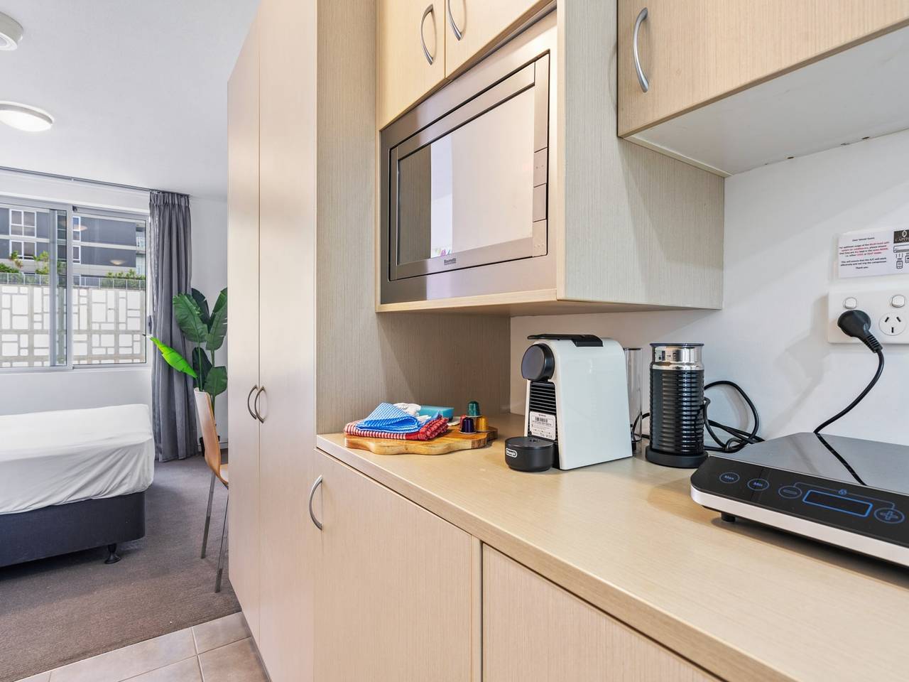 Entire apartment, Stylish 1-Bed Studio in Vibrant South Brisbane in South Brisbane, Brisbane