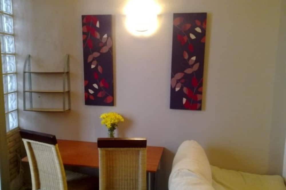 Apartamento entero, Apartamento de 2 dormitorios en planta baja in Casarabonela, Sierra de las Nieves