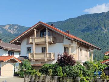 Ferienhaus für 9 Personen, mit Garten und Terrasse in Ohlstadt