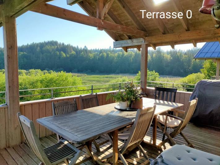 Chalet pour 8 personnes, avec vue sur le lac ainsi que terrasse et jardin dans le Doubs - 2