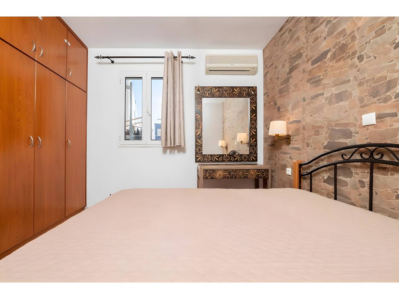 Vakantiehuis 'Twee Slaapkamer' met Uitzicht op Zee, Wi-Fi en Airconditioning in Kos