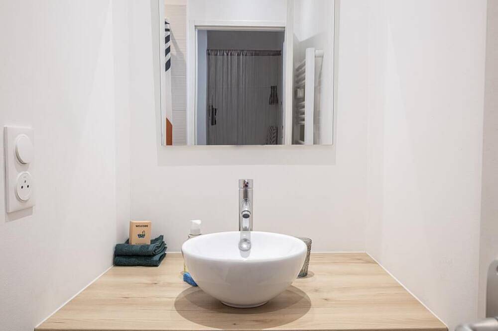 Entire apartment, Le Cœur de Pau, your haven of peace in Pau, Béarn