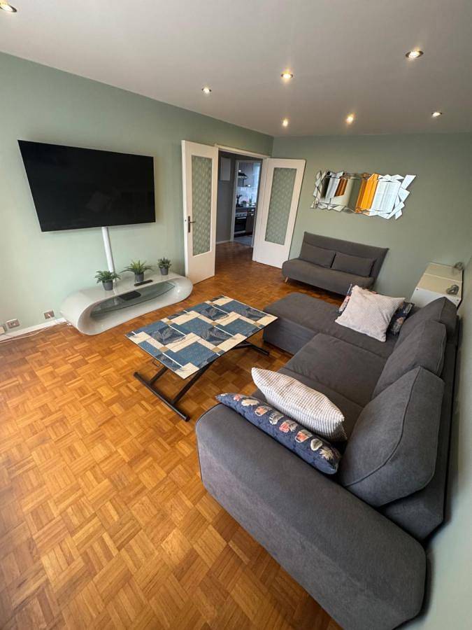 Gîte pour 6 personnes, avec jardin à Saint-Gratien