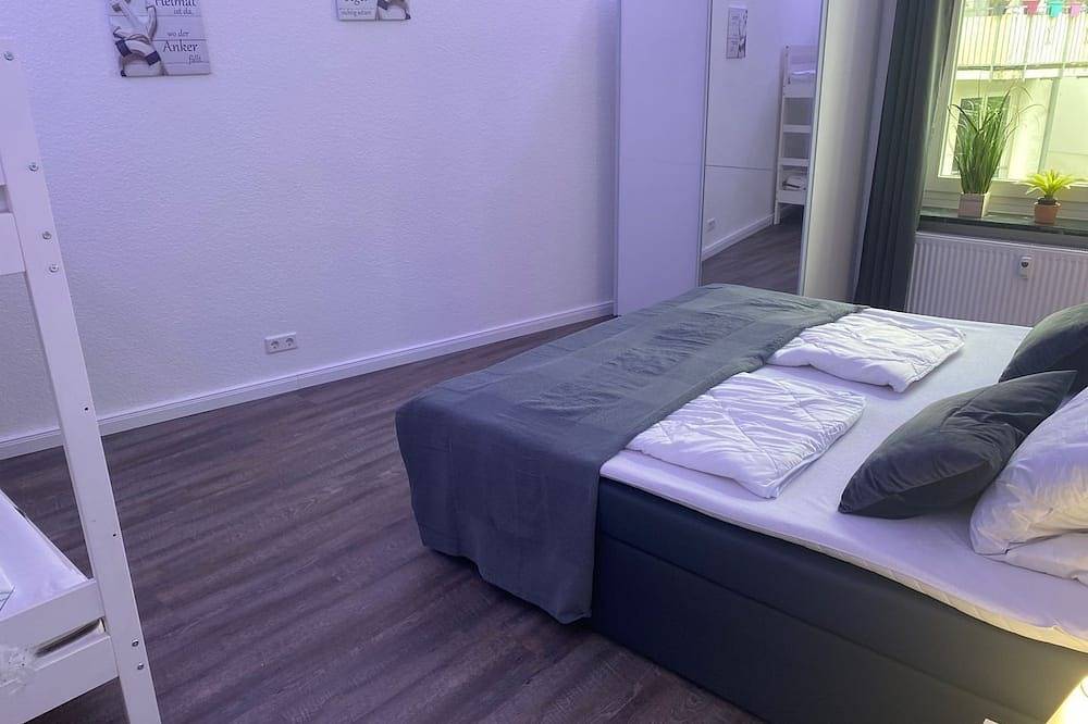 Ganze Wohnung, Krabbennest Ferienwohnung mit Whirlpool und Infrarotsauna - Krabbennest in Stadtmitte Rostock, Rostock
