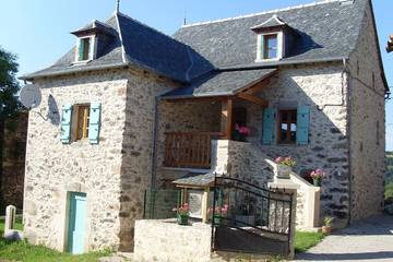 Gîte pour 6 personnes, avec terrasse et jardin dans Le Bas Ségala