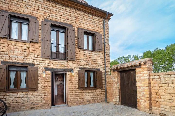 Casa rural para 10 personas, con terraza y jacuzzi en Provincia de Burgos
