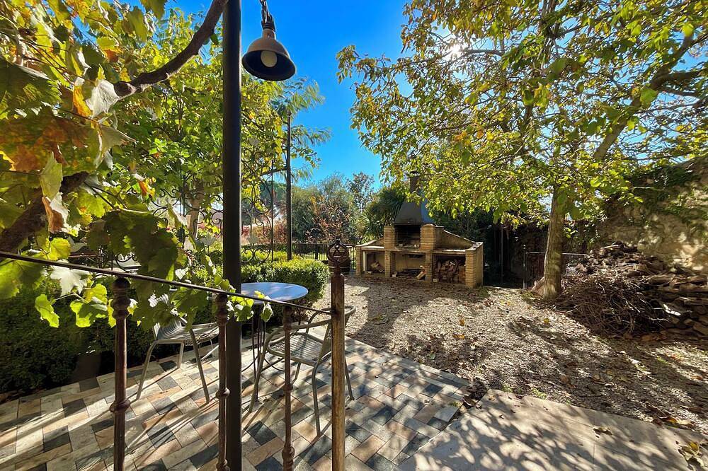 Apartamento entero, Apartamento en casa con jardín de más de 200 años de antigüedad. in Fitero, Provincia de Navarra