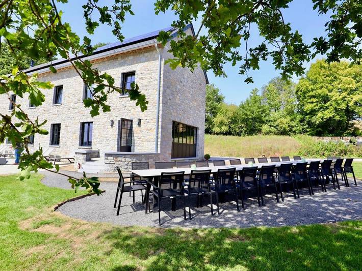 Location de vacances pour 24 personnes, avec jardin et piscine ainsi que vue et sauna à Gesves - 3