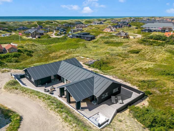 Ferienhaus für 12 Personen, mit Pool und Terrasse, mit Haustier in Søndervig