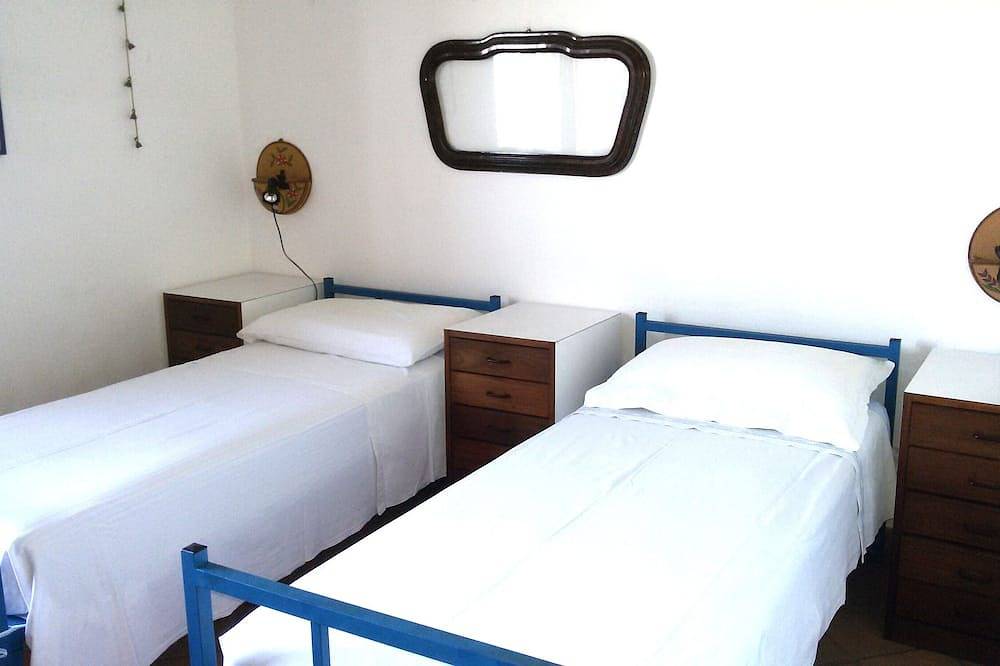 Haus Mit Großem Garten Und Herrlichen Aussicht Über Die Meer Und Berge in Santa Caterina di Pittinuri, Cuglieri